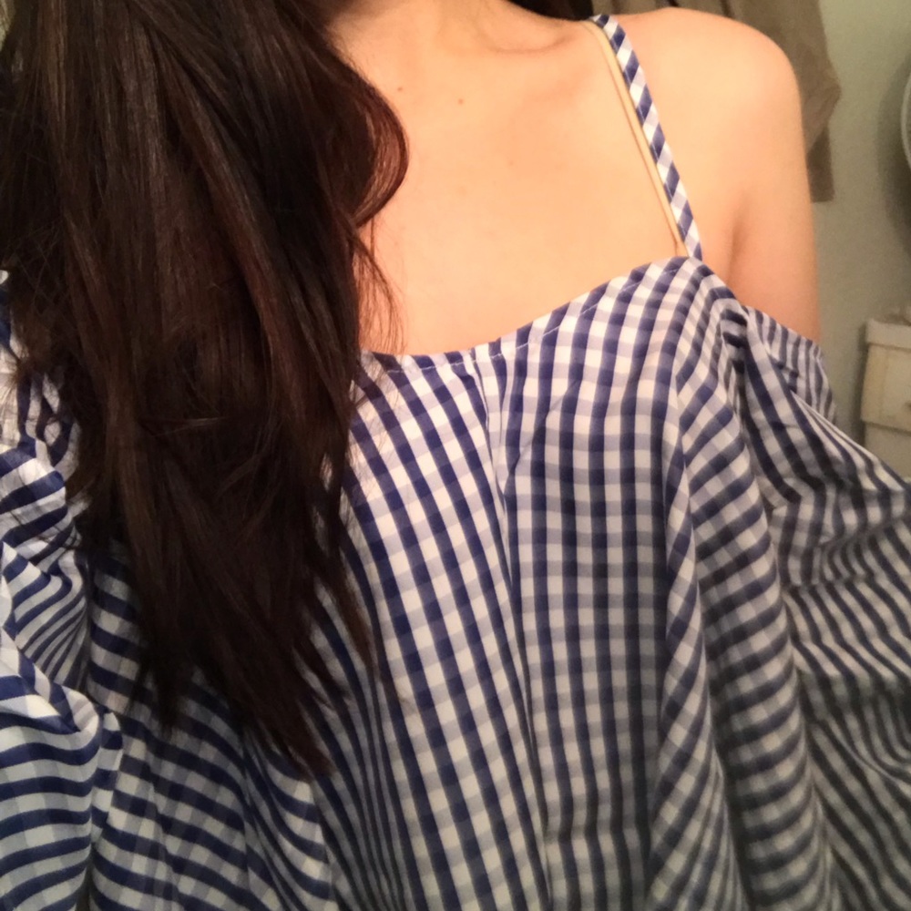 Chic Cold-Shoulder top